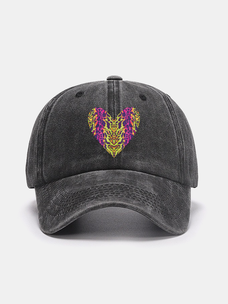 Washed baseballpet met kleurrijke luipaard hart-print